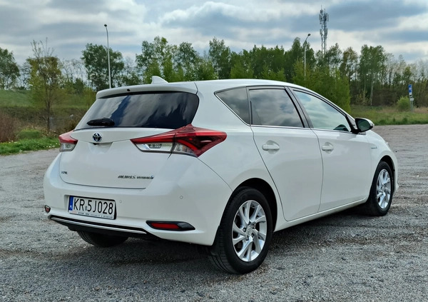 Toyota Auris cena 59900 przebieg: 130000, rok produkcji 2015 z Jaworzno małe 277